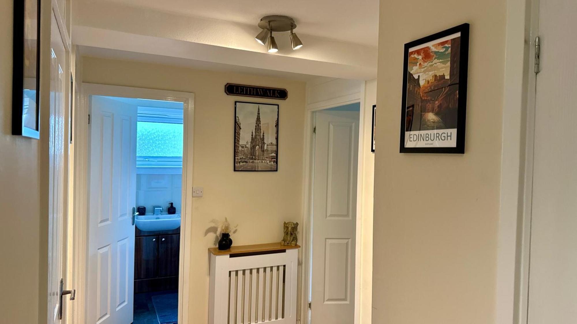The Red Door, Two-Bedrooms Apartment — Photos 1