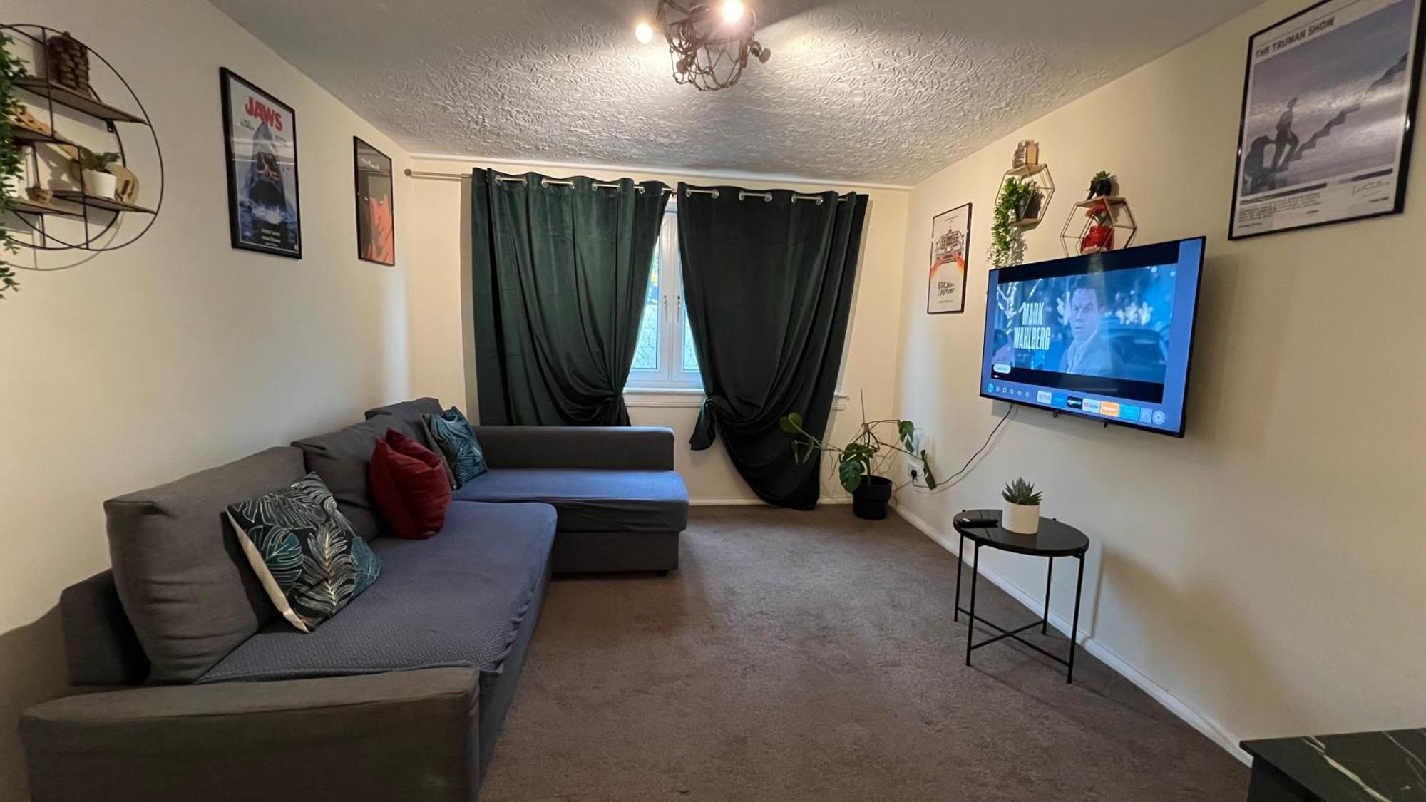 The Red Door, Two-Bedrooms Apartment — Photos 3