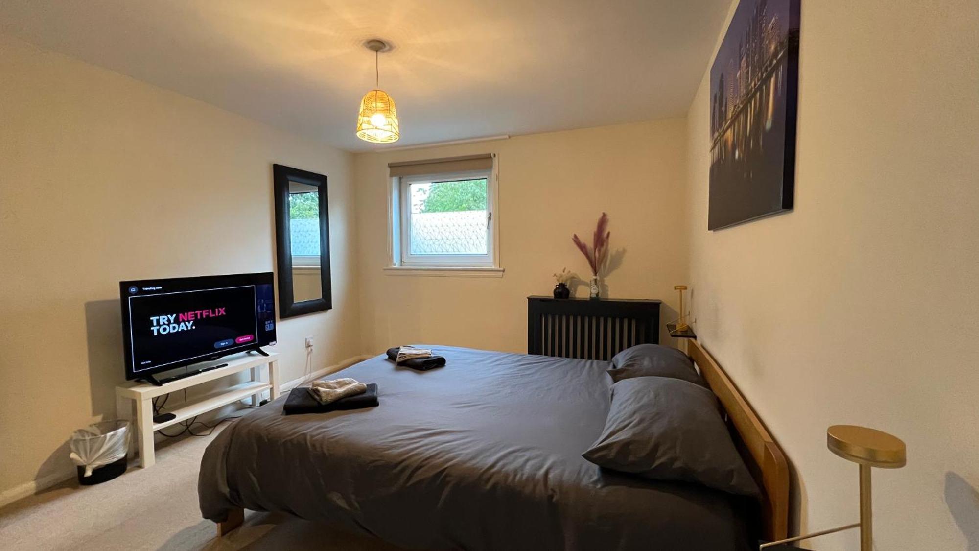 The Red Door, Two-Bedrooms Apartment — Photos 2
